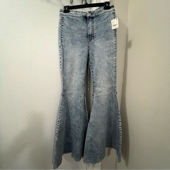 Free People Float On Indigo Marble Flare Jeans Size 28 - Picture 6 of 14